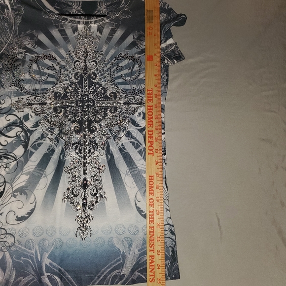 ✔️Gorgeous bling cross tshirt - Picture 4 of 6
